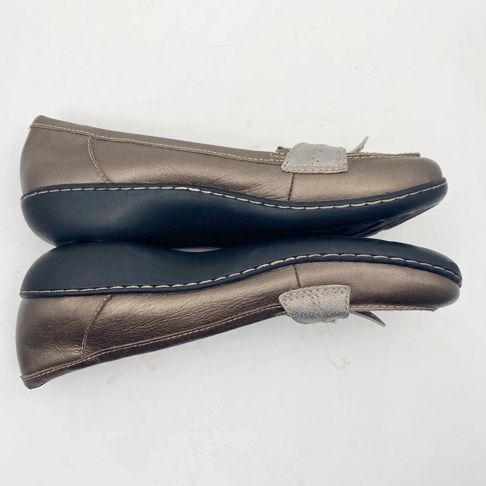 Clarks Ashland Bubble Metallic Leather Bow Loafers Women 9.5N Bronze Pewter